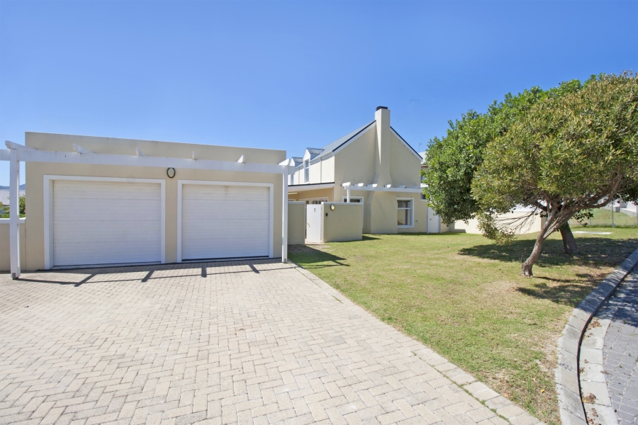 To Let 3 Bedroom Property for Rent in Bluewater Estate Western Cape